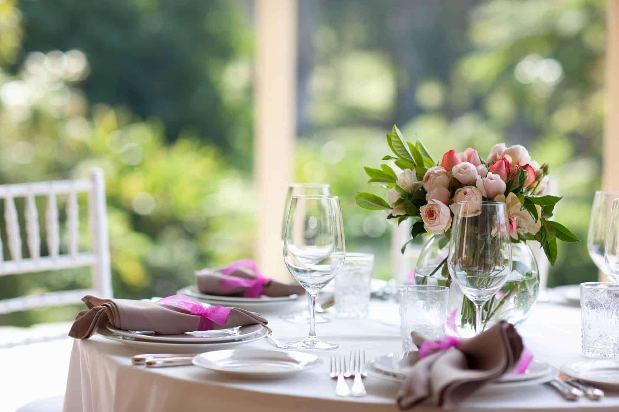 A majestic wedding table scene found at luxurious wedding venues in Birmingham